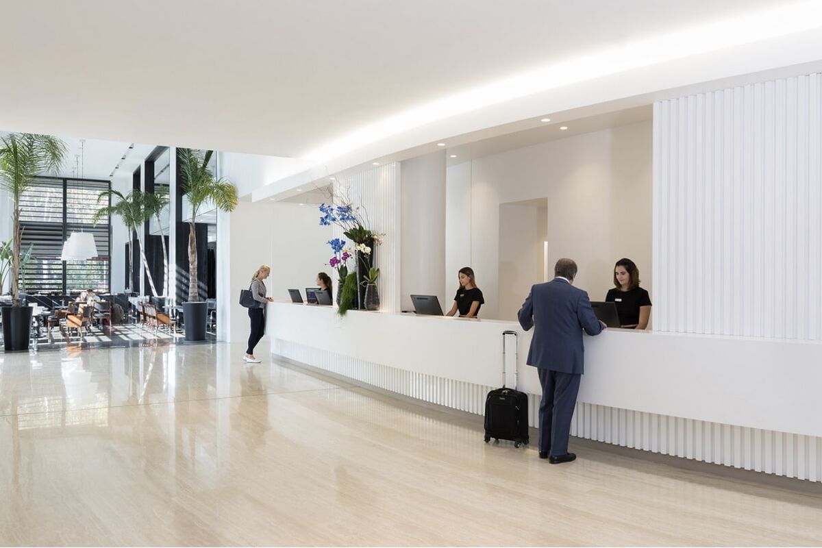 Galow arquitectura saludable Lobby hotel Puerta America interior design healty architecture well